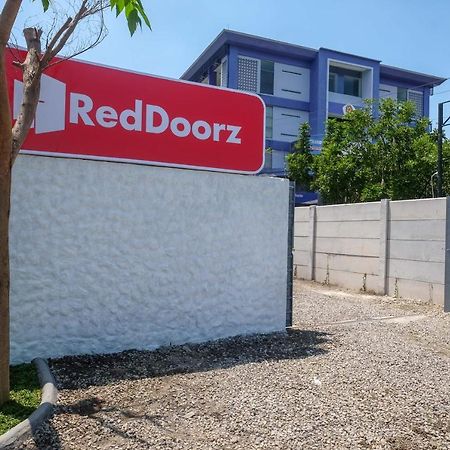 Reddoorz Near Tugu Kartasura Hotel Sukoharjo Bagian luar foto