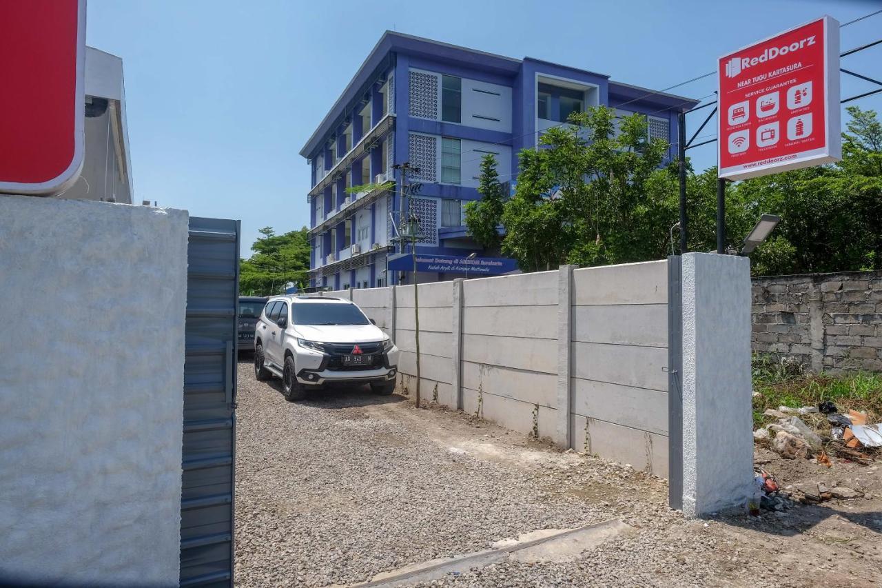 Reddoorz Near Tugu Kartasura Hotel Sukoharjo Bagian luar foto