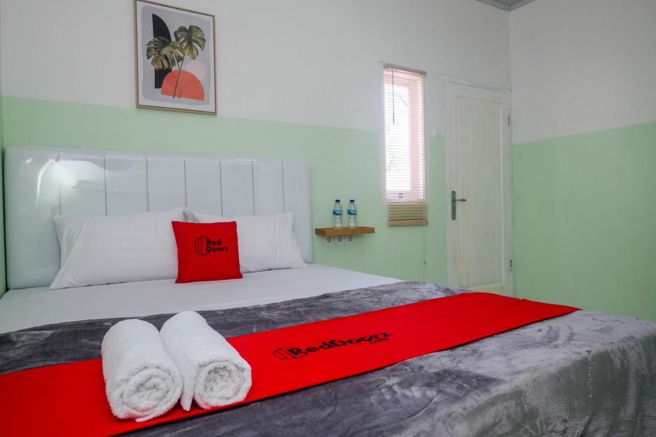 Reddoorz Near Tugu Kartasura Hotel Sukoharjo Bagian luar foto