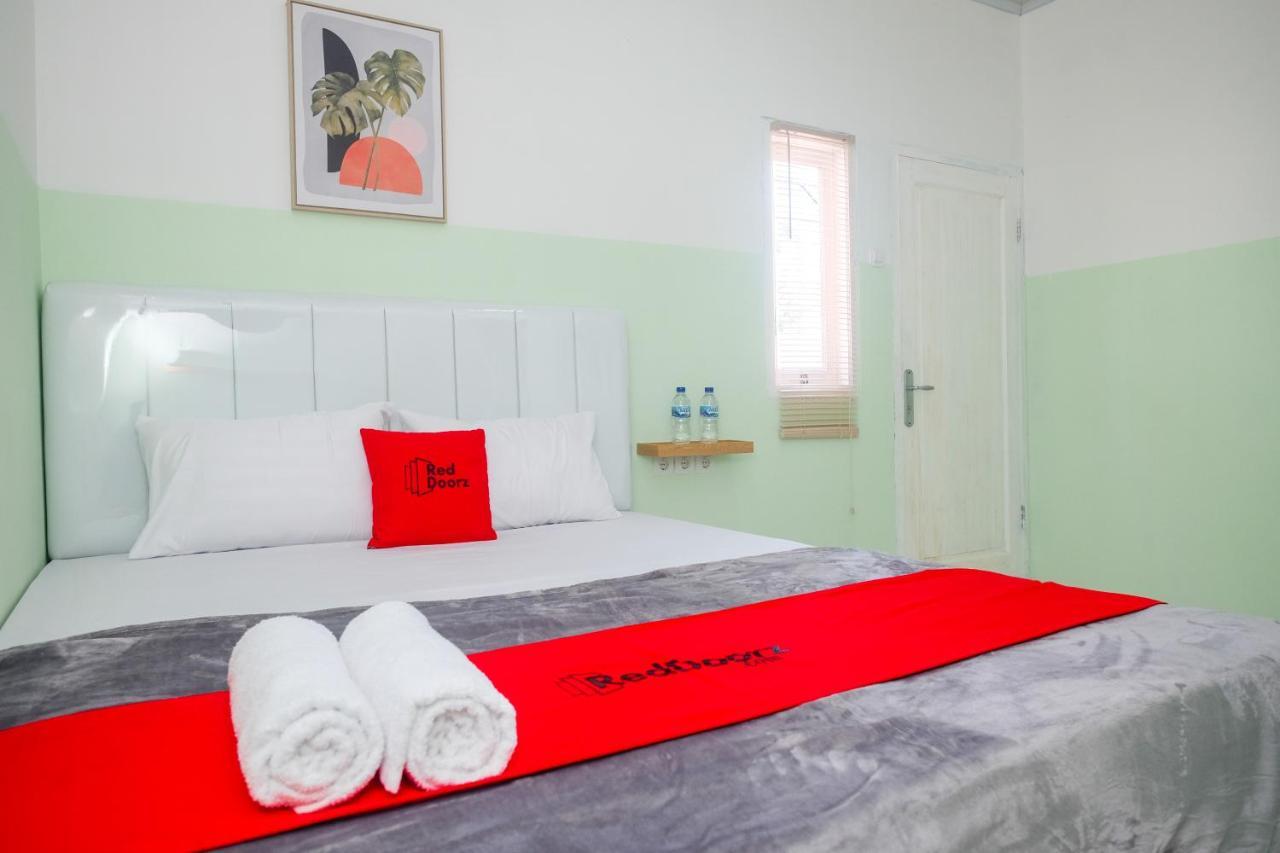 Reddoorz Near Tugu Kartasura Hotel Sukoharjo Bagian luar foto