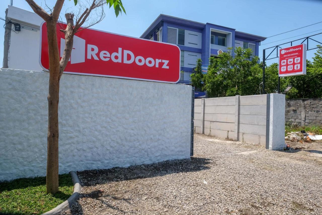 Reddoorz Near Tugu Kartasura Hotel Sukoharjo Bagian luar foto