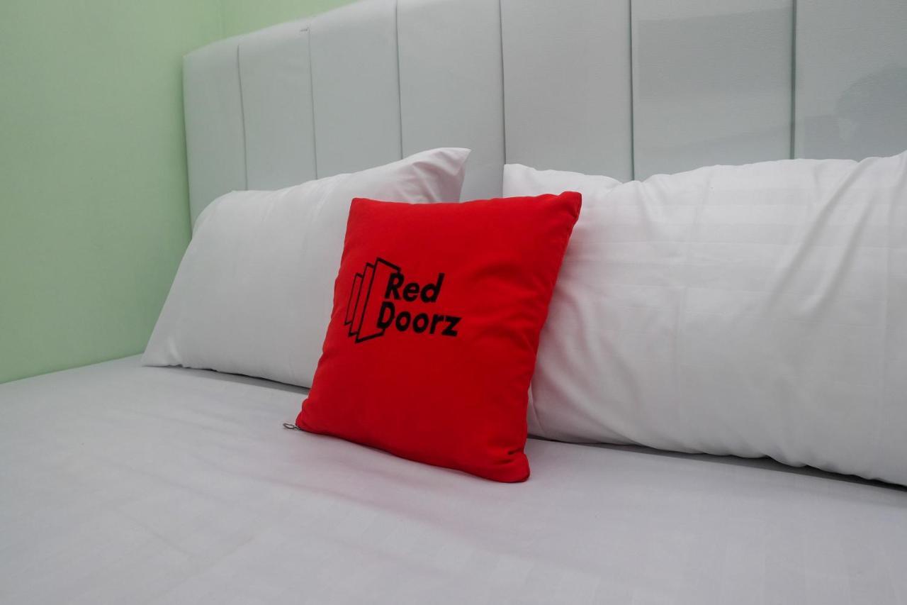 Reddoorz Near Tugu Kartasura Hotel Sukoharjo Bagian luar foto