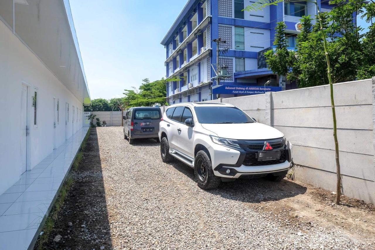 Reddoorz Near Tugu Kartasura Hotel Sukoharjo Bagian luar foto